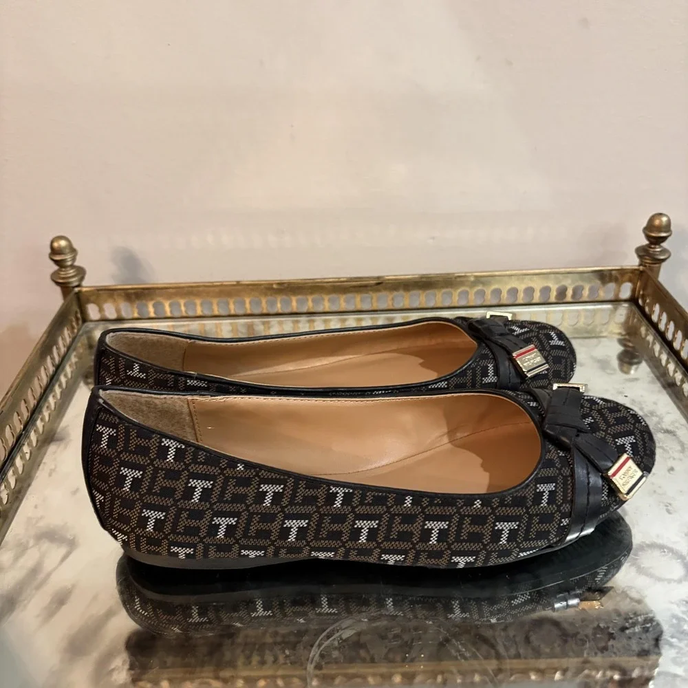Tommy Hilfiger Shoes Womens Size 6.5 Black Ballet Flats Logo‎ Bow AW Chelsie